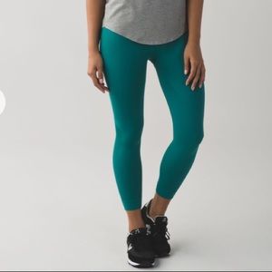 Lululemon Zone In Crop Seamless Tight